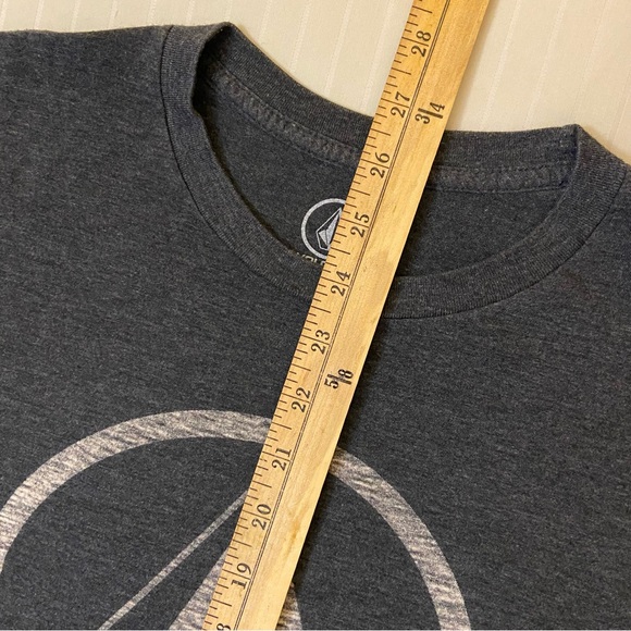 Volcom gray comfy relaxed t-shirt sz L 50/50 cotton/polyester - Picture 4 of 11